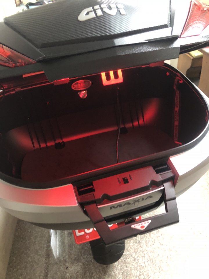 分享 Givi V56 後箱煞車/方向燈
