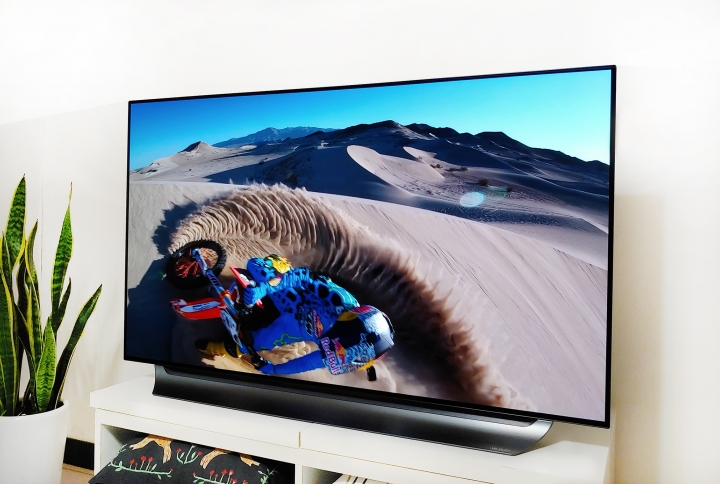 單身首選！LG OLED C8開箱