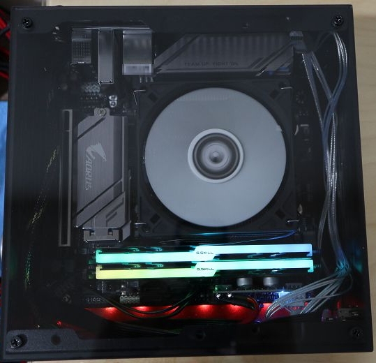 [開箱] 技嘉 AORUS 小板第二彈 AM4 B450 I PRO WIFI 電競小鷹