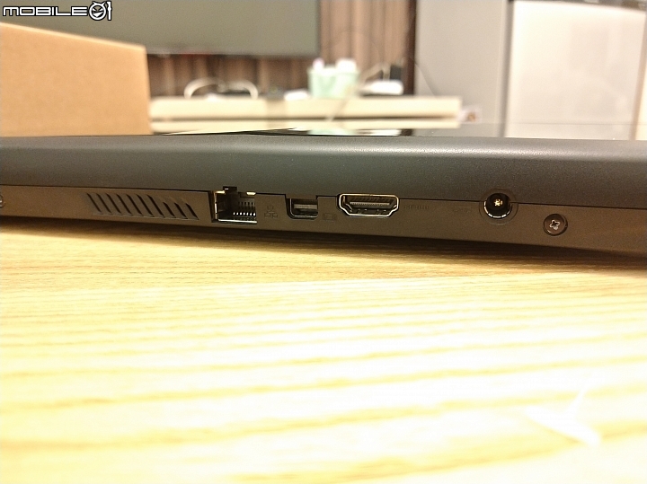 [不專業開箱] GIGABYTE SabrePro 15-W8 高質感平價電競筆電