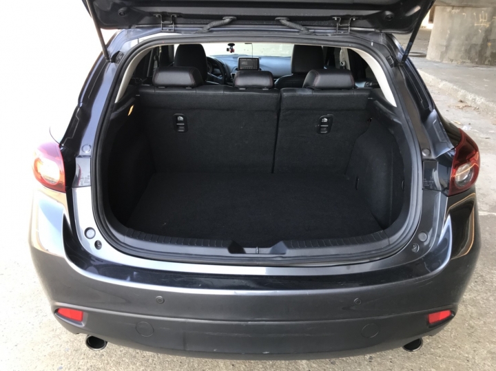 二手MAZDA3開箱與首露紀錄
