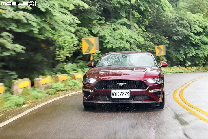 Ford Mustang GT試車報導，野得有樂趣！