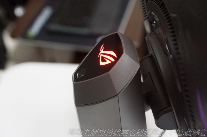 ROG SWIFT PG27UQ 輕開箱