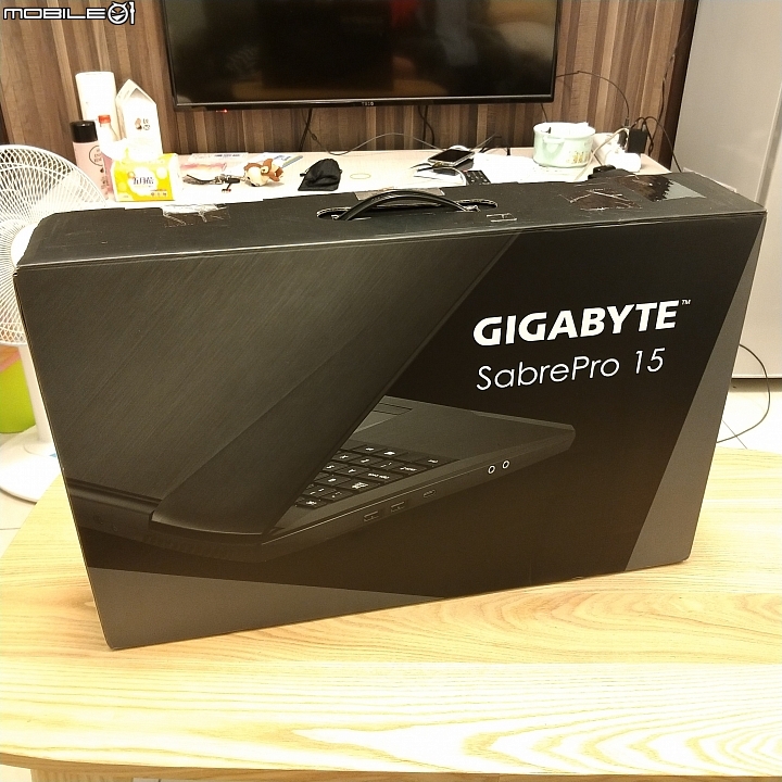 [不專業開箱] GIGABYTE SabrePro 15-W8 高質感平價電競筆電