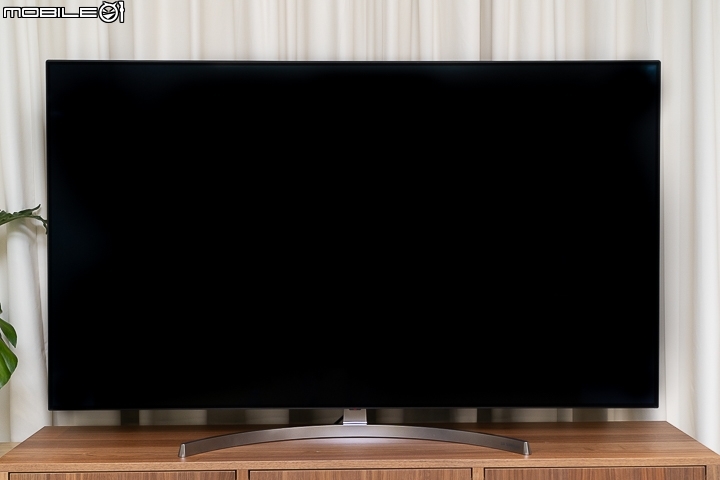 韓系大對決！Samsung 65Q9F QLED TV vs. LG 65SK8500 Super UHD TV