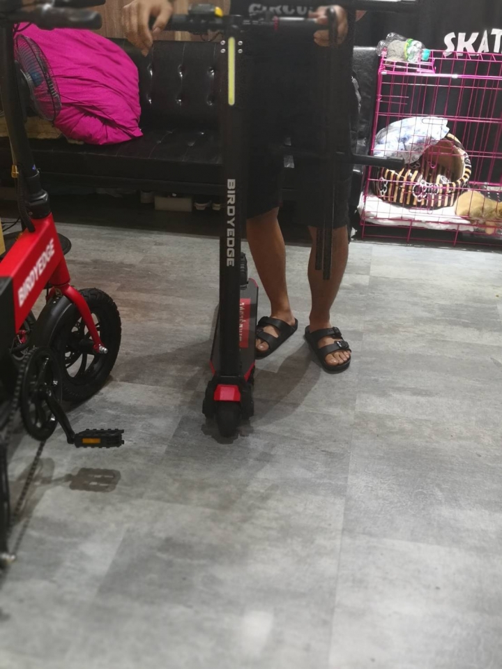 BIRDYEDGE G3 PLUS-X 電動滑板車 小港 西子灣 來回 分享心得 還不錯! 果然就是要續航要夠!實際測試電動滑板