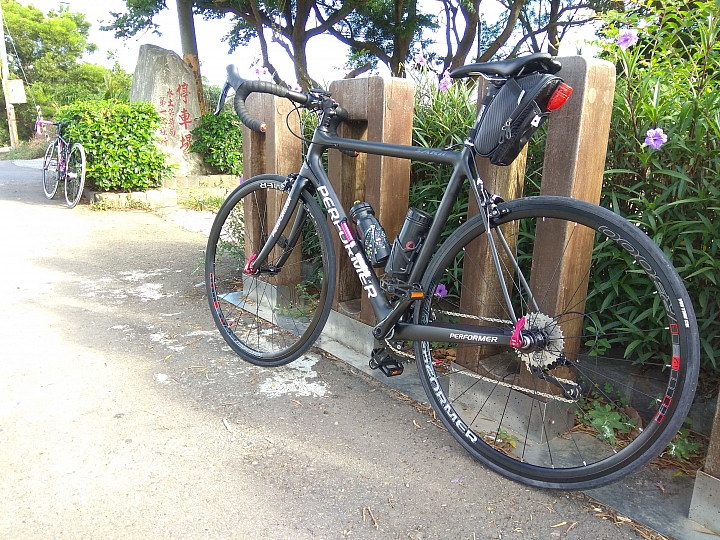 [分享]Performer SAKii 碳纖維公路車