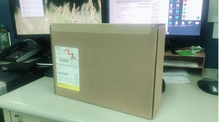 MBP 2018品管有點差，新機就擦刮傷不少