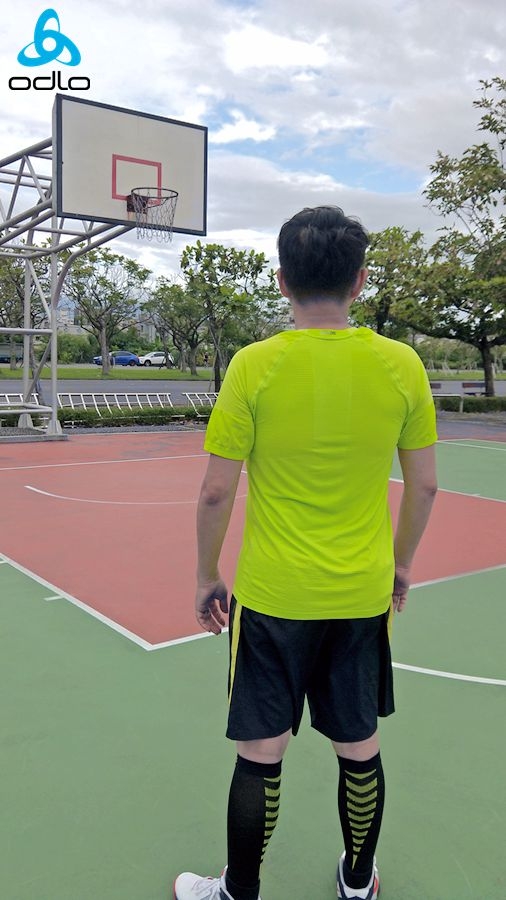 【試用】瑞士《ODLO 陶瓷酷涼機能衣》/ 讓您運動不再悶熱，流汗不再臭臭 /