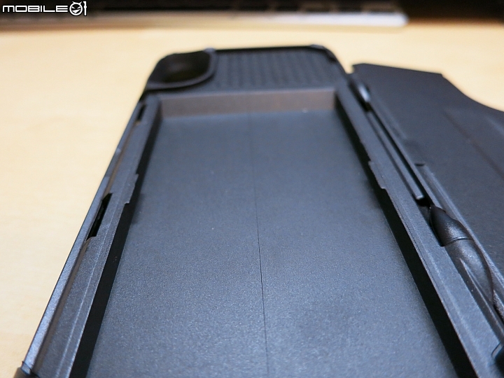 分享～台灣沒引進的 UAG TROOPER 系列保護殼 for iPHONE X