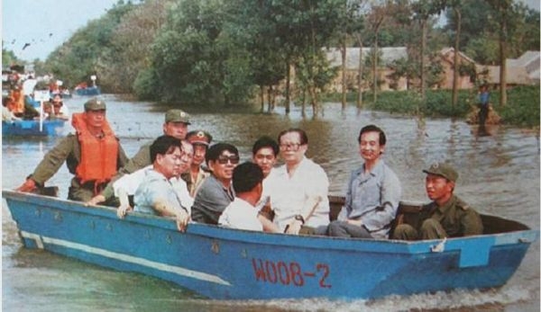 各國領導人勘災救災比一比