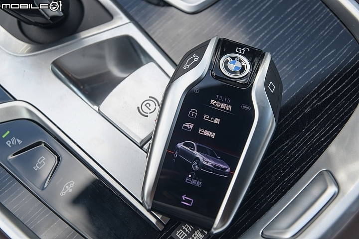 BMW 740i M Sport 赤子心旗艦試駕,動感十足卻又不失格局!