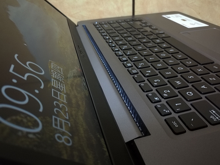 [開箱] ASUS VivoBook F510UA F510UA-AH51  1.5萬上下 極高cp值