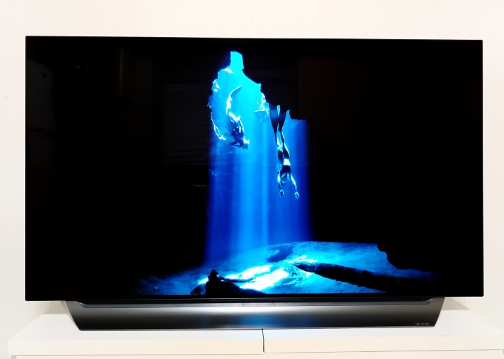 單身首選！LG OLED C8開箱