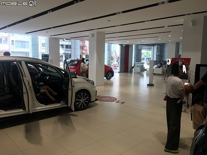 kia 展間 Hen 熱鬧  - 是廢文.. 有圖