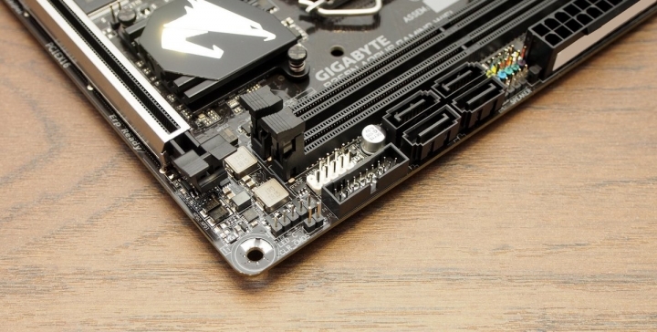 ITX 小鷹現身 GIGABYTE B360N AORUS GAMING WIFI 簡單開箱