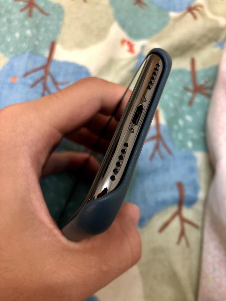 iPhone X底外觀問題