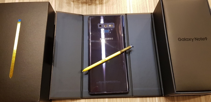 Note9 湛海藍 6/128 小小開箱