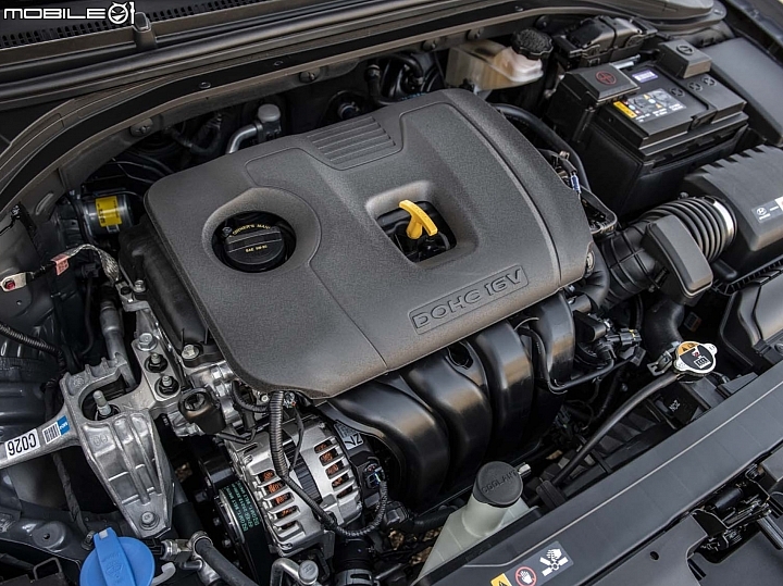 【海外新訊】Hyundai小改款Elantra無預警現身,更帥更潮的造型進化!