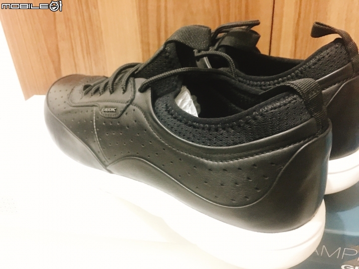 「分享」出差購物買買買 GEOX  outlet 買多多
