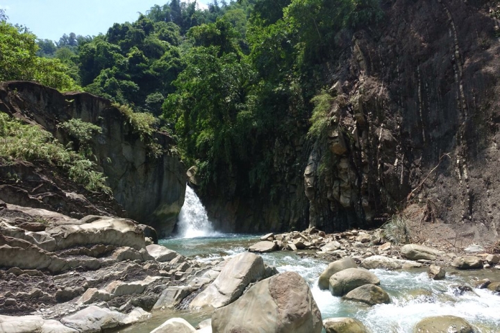 茶山部落泡水  (托亞奇伊瀑布、珈雅瑪瀑布)