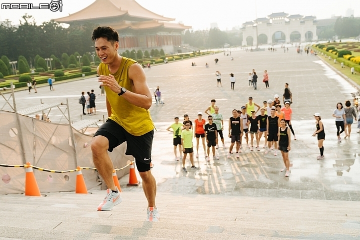 最親近跑者的一雙鞋Nike Zoom Pegasus 35 Turbo－Mobile01 x Nike體驗活動 : Run With Morris