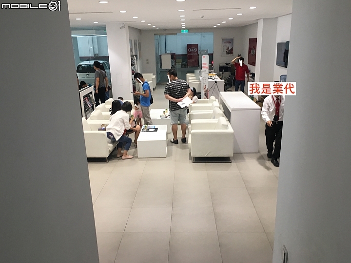 kia 展間 Hen 熱鬧  - 是廢文.. 有圖