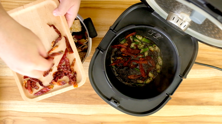 [食譜] 東南肉骨茶乾濕兩吃，一鍋搞定！