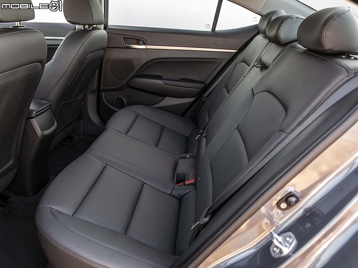 【海外新訊】Hyundai小改款Elantra無預警現身,更帥更潮的造型進化!