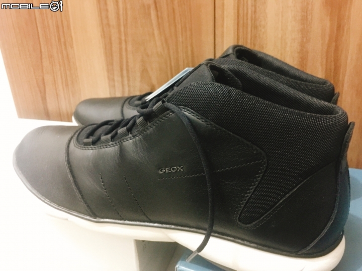「分享」出差購物買買買 GEOX  outlet 買多多