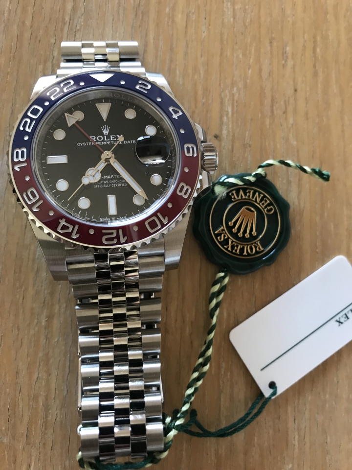 傳說中難買的ROLEX 126710BLRO GMT MASTER II 可樂果 終於拿到了
