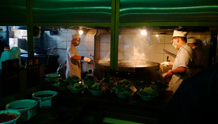 [台北市-捷運行天宮站]唐宮蒙古烤肉涮羊肉餐廳-為鹿肉而來，因牛肉驚豔，涮羊白肉經典，蒙古烤肉豪邁！