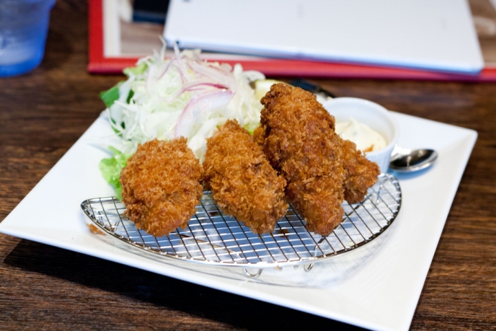 【美食。食記】東京 大門 有一批肥蚵好便宜 780円炸牡蠣定食 蚵桌 Oyster Table 定食 套餐 推薦 牡蠣 日本