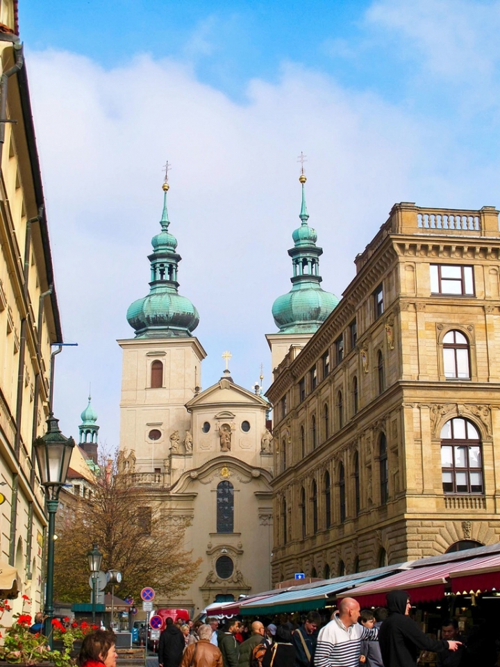 【Czech．走跳】慢遊布拉格舊城廣場、天文鐘、火藥塔、猶太區與露天市集