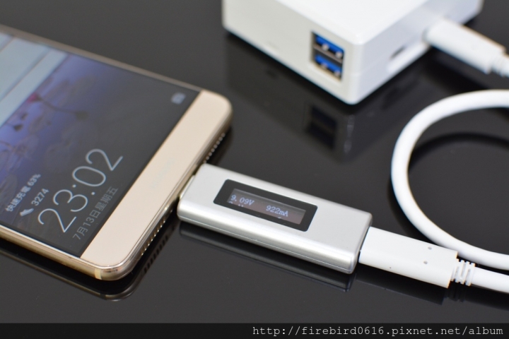 HDMI輸出可接鍵盤滑鼠隨身碟的USB PD充電器--MIX FLO CP4000多功能擴充座
