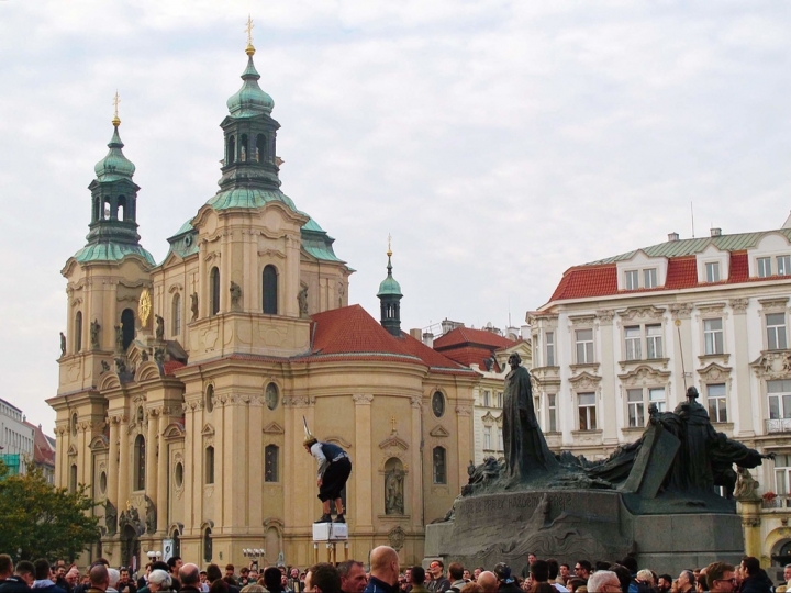 【Czech．走跳】慢遊布拉格舊城廣場、天文鐘、火藥塔、猶太區與露天市集