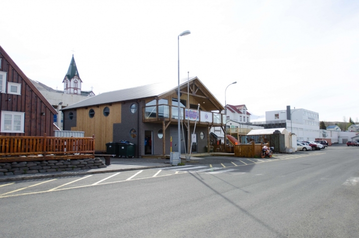 冰島環島的魔幻時刻：Husavik賞鯨 住在冰島北部的溫和巨人