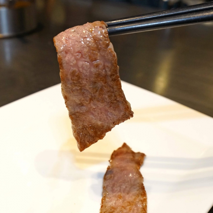 [食記] 墨賞鐵板燒。在法式時尚氛圍裡品嚐日本和牛、白蘭地櫻桃鴨胸。約會餐廳、慶生、中秋聚餐推薦--活波士頓龍蝦海陸套餐、花尾蝦海陸套餐!