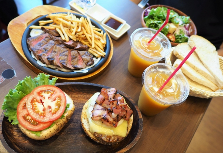 【台北信義區 | 餐廳】乘載著夏威夷的熱情與獨特風味☀KUA `AINA (微風信義店)