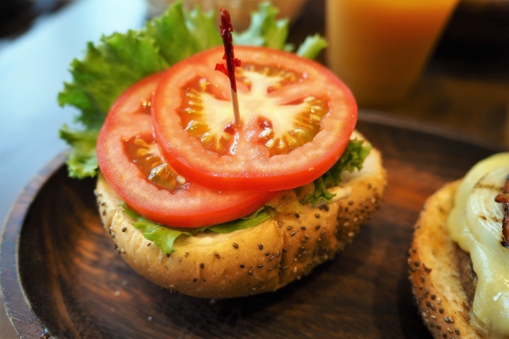 【台北信義區 | 餐廳】乘載著夏威夷的熱情與獨特風味☀KUA `AINA (微風信義店)