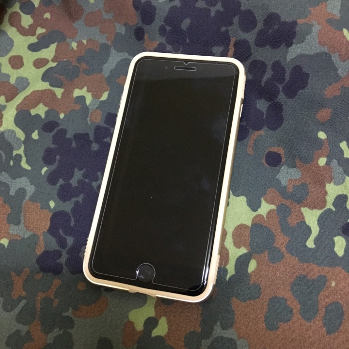 K11 Bumper i8 Plus 版手機殼裝在 iPhone XS Max 的胡亂測試心得