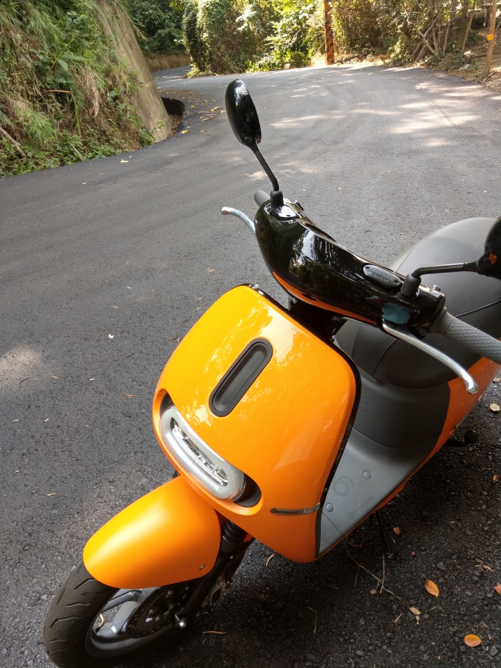 牽gogoro 2 plus 橘 跑台中山路心得 2018-09-23 10:30 電池全滿出發