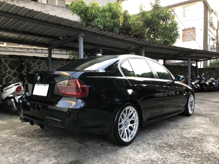 開老箱 - BMW 323I E90 十年二手車整理全紀錄