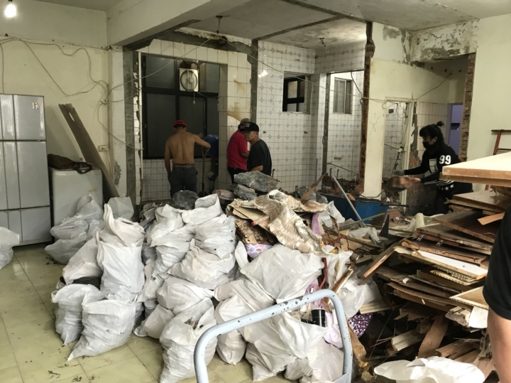 ［開箱文］新店山區３５年老宅換新妝／向陰暗、擁擠、潮濕的空間說掰掰／