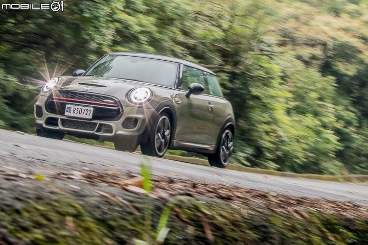 MINI John Cooper Works試駕報導 標準的Fun Car！