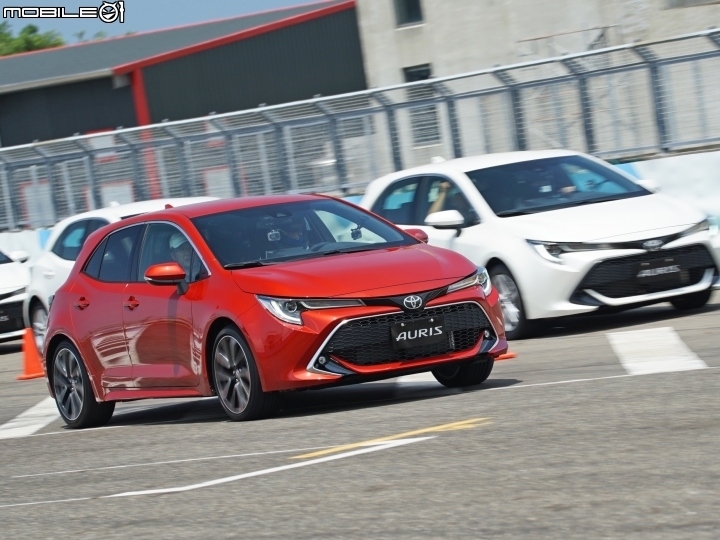 【國內新訊】最多再降四萬!Toyota Auris 83.9/88.5萬元起雙車型正式發表!(附完整規配表)