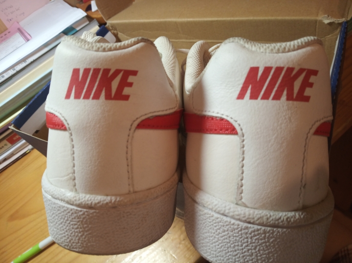 跪求各位大大幫忙驗nike royal court