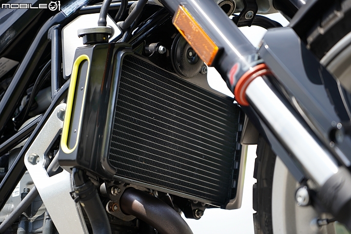 HUSQVARNA SVARTPILEN 401 百年車廠的前衛新作