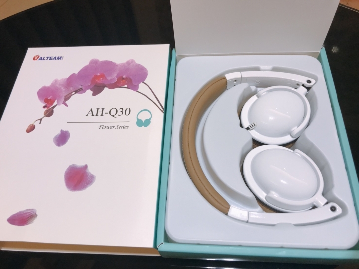 【耳機開箱】亞立田AH-Q30花系列、簡易攜帶專為女性設計的耳罩式耳機
