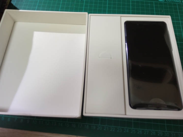 Nokia 8，簡單開箱